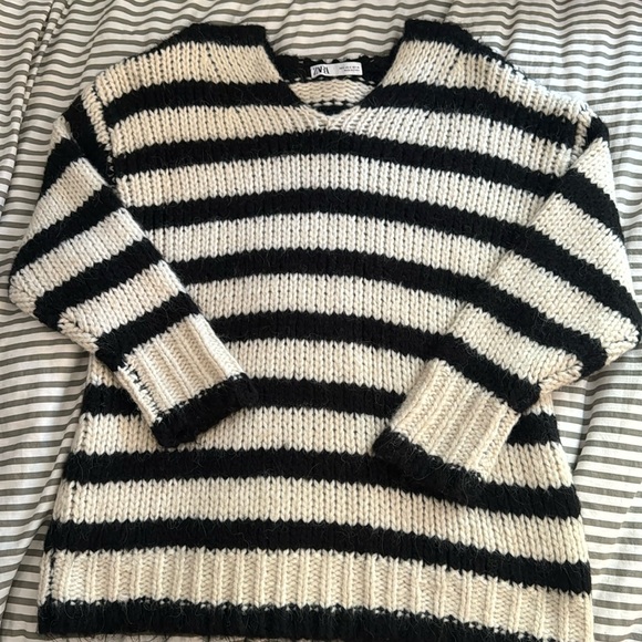 Zara Sweater knitted - Picture 1 of 6